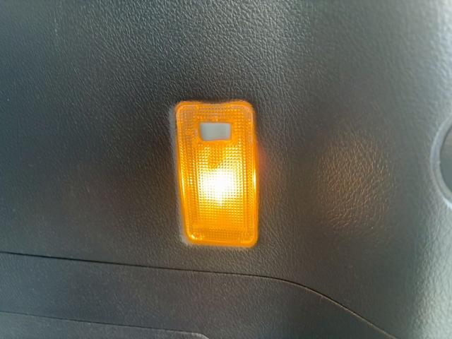 ヴェルファイア 2.4Z プラチナセレクションII 純正ナビ バックカメラ ETC フルセグ Bluetooth DVD再生 両側電動ドア スマートキー パワーバックドア 純正アルミ シートカバー オットマン キセノン プッシュスタート オートライト(52枚目)