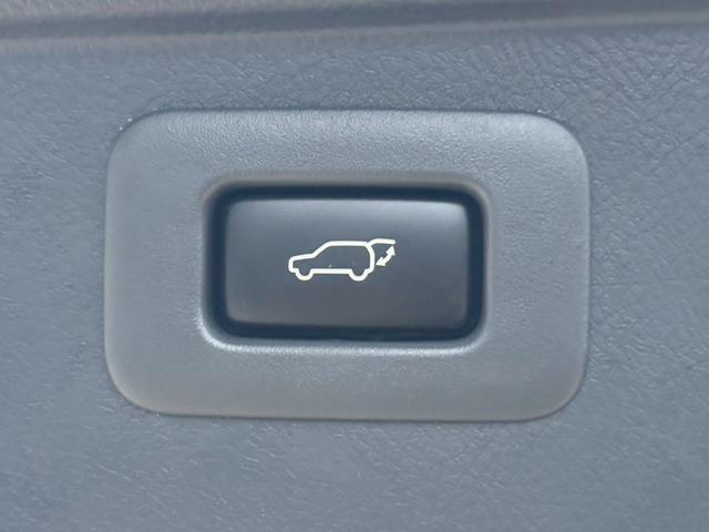 ヴェルファイア ２．４Ｚ　ゴールデンアイズ　禁煙　　純正９インチナビＴＶ　フリップダウン　Ｂｌｕｅｔｏｏｔｈ　ＤＶＤ再生　両側電動スライドドア　電動リアゲート　１９インチアルミ　ＨＩＤヘッド　ハーフレザー　Ｗエアコン　ウッドコンビハンドル（7枚目）