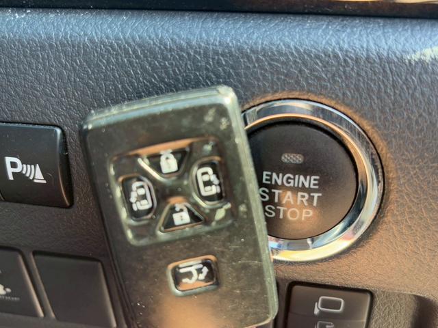 ヴェルファイア ２．４Ｚ　ゴールデンアイズ　禁煙　　純正９インチナビＴＶ　フリップダウン　Ｂｌｕｅｔｏｏｔｈ　ＤＶＤ再生　両側電動スライドドア　電動リアゲート　１９インチアルミ　ＨＩＤヘッド　ハーフレザー　Ｗエアコン　ウッドコンビハンドル（13枚目）