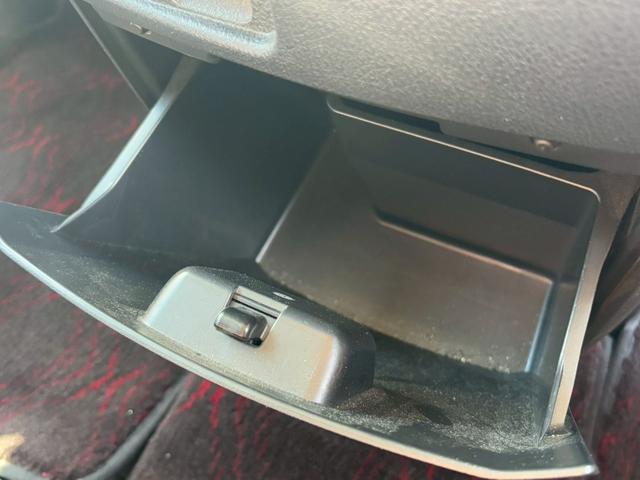 ヴェルファイア ２．４Ｚ　ゴールデンアイズ　禁煙　　純正９インチナビＴＶ　フリップダウン　Ｂｌｕｅｔｏｏｔｈ　ＤＶＤ再生　両側電動スライドドア　電動リアゲート　１９インチアルミ　ＨＩＤヘッド　ハーフレザー　Ｗエアコン　ウッドコンビハンドル（37枚目）