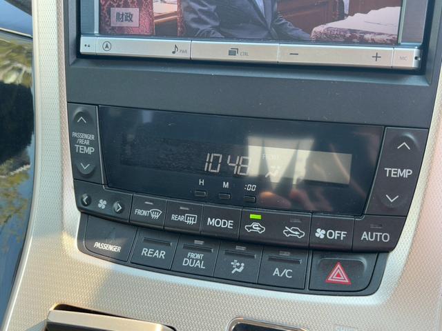 ヴェルファイア ２．４Ｚ　ゴールデンアイズ　禁煙　　純正９インチナビＴＶ　フリップダウン　Ｂｌｕｅｔｏｏｔｈ　ＤＶＤ再生　両側電動スライドドア　電動リアゲート　１９インチアルミ　ＨＩＤヘッド　ハーフレザー　Ｗエアコン　ウッドコンビハンドル（41枚目）