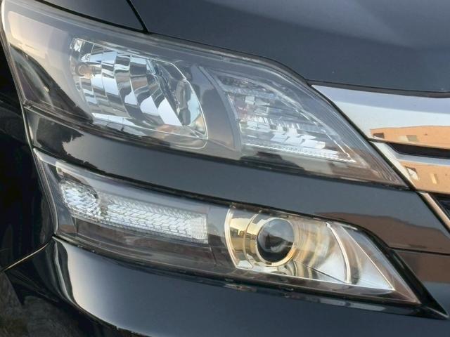 ヴェルファイア ２．４Ｚ　ゴールデンアイズ　禁煙　　純正９インチナビＴＶ　フリップダウン　Ｂｌｕｅｔｏｏｔｈ　ＤＶＤ再生　両側電動スライドドア　電動リアゲート　１９インチアルミ　ＨＩＤヘッド　ハーフレザー　Ｗエアコン　ウッドコンビハンドル（52枚目）