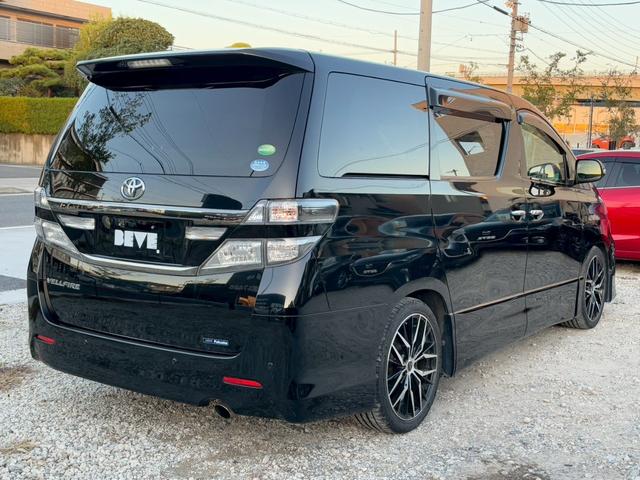 ヴェルファイア ２．４Ｚ　ゴールデンアイズ　禁煙　　純正９インチナビＴＶ　フリップダウン　Ｂｌｕｅｔｏｏｔｈ　ＤＶＤ再生　両側電動スライドドア　電動リアゲート　１９インチアルミ　ＨＩＤヘッド　ハーフレザー　Ｗエアコン　ウッドコンビハンドル（67枚目）