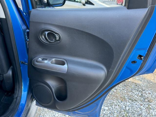 ジューク 15RS タイプV ユーザー買取 禁煙 純正ナビ バックカメラ インテリキー HIDヘッド HIDポジション ETC フルセグ DVD再生 Bluetooth再生(24枚目)