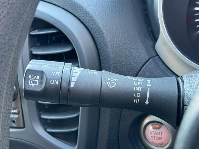 ジューク 15RS タイプV ユーザー買取 禁煙 純正ナビ バックカメラ インテリキー HIDヘッド HIDポジション ETC フルセグ DVD再生 Bluetooth再生(30枚目)