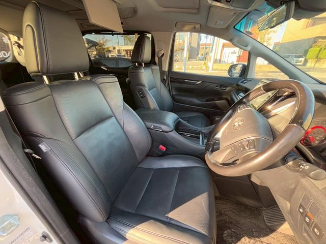 アルファード ２．５Ｓ　Ｃパッケージ　ユーザー買取　禁煙１オーナー　サンルーフ　純正ナビ　フリップダウン　ブラインドスポットモニター　フルセグ　ＤＶＤ再生　Ｂｌｕｅｔｏｏｔｈ　デジタルインナーミラー　黒革シート　レーダークルーズ　両側電動（9枚目）