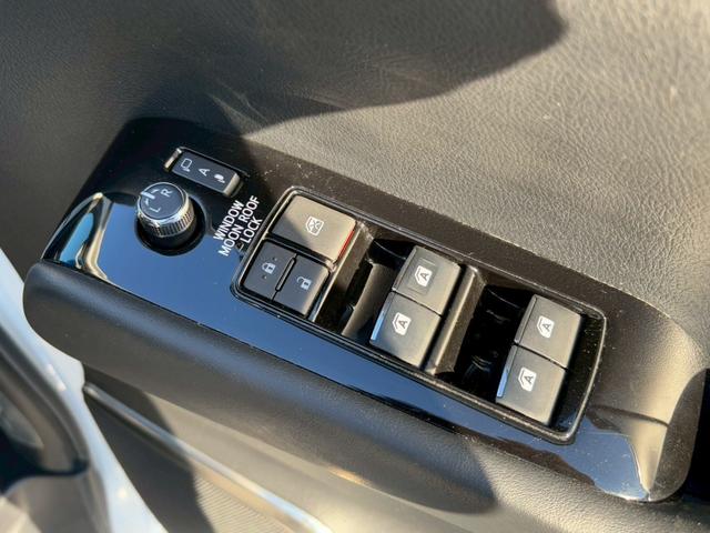 アルファード ２．５Ｓ　Ｃパッケージ　ユーザー買取　禁煙１オーナー　サンルーフ　純正ナビ　フリップダウン　ブラインドスポットモニター　フルセグ　ＤＶＤ再生　Ｂｌｕｅｔｏｏｔｈ　デジタルインナーミラー　黒革シート　レーダークルーズ　両側電動（32枚目）