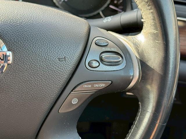 フーガハイブリッド VIPパッケージ フルレザー 衝突軽減 シートH/C 純正ナビ バック/サイドカメラ レーダークルーズ 後席シートヒーター オットマン リアサンシェード 電動シート シートメモリー オートライト(5枚目)