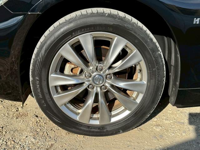 フーガハイブリッド VIPパッケージ フルレザー 衝突軽減 シートH/C 純正ナビ バック/サイドカメラ レーダークルーズ 後席シートヒーター オットマン リアサンシェード 電動シート シートメモリー オートライト(26枚目)