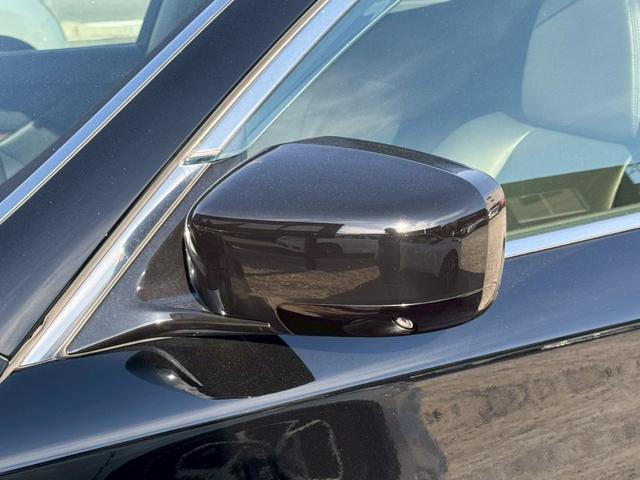 フーガハイブリッド VIPパッケージ フルレザー 衝突軽減 シートH/C 純正ナビ バック/サイドカメラ レーダークルーズ 後席シートヒーター オットマン リアサンシェード 電動シート シートメモリー オートライト(28枚目)