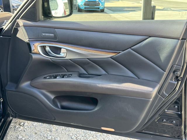 フーガハイブリッド VIPパッケージ フルレザー 衝突軽減 シートH/C 純正ナビ バック/サイドカメラ レーダークルーズ 後席シートヒーター オットマン リアサンシェード 電動シート シートメモリー オートライト(33枚目)