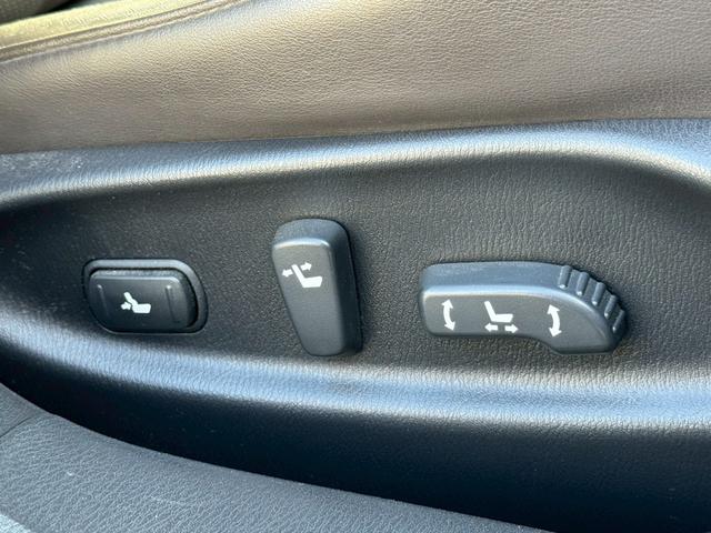 フーガハイブリッド VIPパッケージ フルレザー 衝突軽減 シートH/C 純正ナビ バック/サイドカメラ レーダークルーズ 後席シートヒーター オットマン リアサンシェード 電動シート シートメモリー オートライト(36枚目)