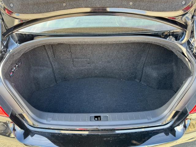 フーガハイブリッド VIPパッケージ フルレザー 衝突軽減 シートH/C 純正ナビ バック/サイドカメラ レーダークルーズ 後席シートヒーター オットマン リアサンシェード 電動シート シートメモリー オートライト(55枚目)