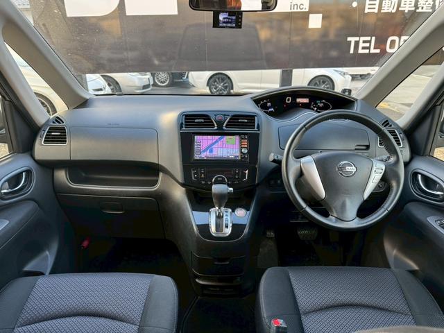 セレナ ハイウェイスター　Ｓ－ハイブリッド　禁煙　両側電動スライドドア　純正ナビ　フルセグ　バックカメラ　クルコン　ドラレコ　Ｗエアコン　コーナーセンサー　ＥＴＣ　インテリキー　３列シート　８人乗り　純正アルミ（2枚目）