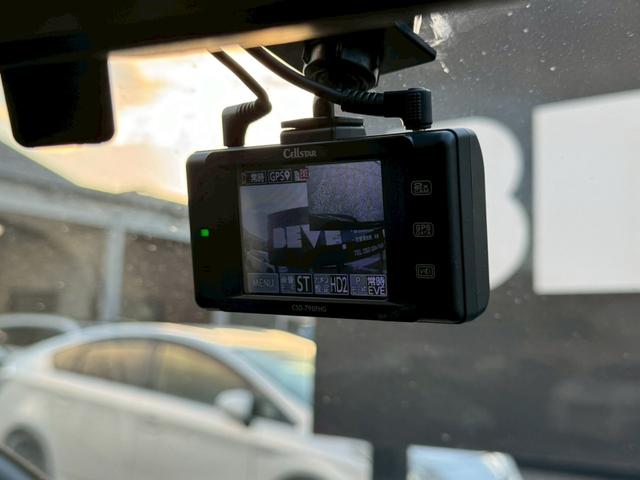 セレナ ハイウェイスター　Ｓ－ハイブリッド　禁煙　両側電動スライドドア　純正ナビ　フルセグ　バックカメラ　クルコン　ドラレコ　Ｗエアコン　コーナーセンサー　ＥＴＣ　インテリキー　３列シート　８人乗り　純正アルミ（14枚目）