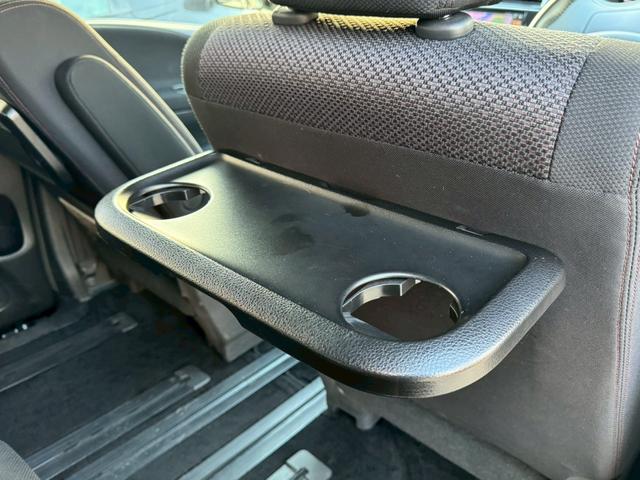 セレナ ハイウェイスター　Ｓ－ハイブリッド　禁煙　両側電動スライドドア　純正ナビ　フルセグ　バックカメラ　クルコン　ドラレコ　Ｗエアコン　コーナーセンサー　ＥＴＣ　インテリキー　３列シート　８人乗り　純正アルミ（31枚目）