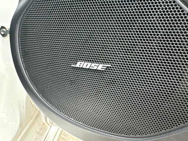 �y�a�n�r�d�v���~�A���T�E���h�z�I�v�V�����̍������X�s�[�J�[�𓋍ڂ��Ă���܂��B��p�`���[�j���O�ɂ��A�N���A�ŗՏꊴ���ӂ��T�E���h�����������������N��̋�Ԃ����y���݂��������B