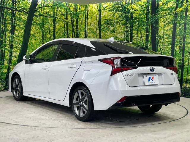 プリウス Ｓツーリングセレクション　禁煙車　純正９型ナビ　セーフティセンス　１００Ｖ電源　フルセグ　バックカメラ　ＥＴＣ　Ｂｌｕｅｔｏｏｔｈ　レーダークルーズ　ＣＤ／ＤＶＤ再生　純正１７インチアルミホイール　スマートキー（30枚目）