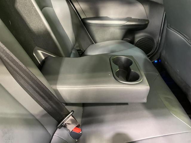プリウス Ｓツーリングセレクション　禁煙車　純正９型ナビ　セーフティセンス　１００Ｖ電源　フルセグ　バックカメラ　ＥＴＣ　Ｂｌｕｅｔｏｏｔｈ　レーダークルーズ　ＣＤ／ＤＶＤ再生　純正１７インチアルミホイール　スマートキー（42枚目）