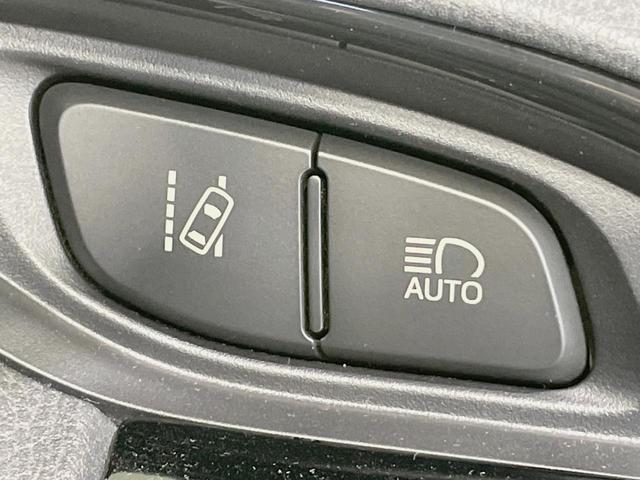 ヴィッツ ハイブリッドＦ　セーフティーエディションＩＩ　純正ナビ　セーフティセンス　禁煙車　スマートキー　Ｂｌｕｅｔｏｏｔｈ再生　ＥＴＣ　オートマチックハイビーム　フォグライト　オートエアコン　ドラレコ　クリアランスソナー　オートライト（58枚目）