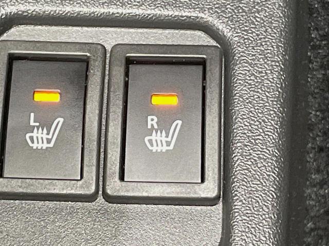 ジムニーノマド ＦＣ　登録済未使用車　セーフティサポート　アダプティブクルーズ　ＬＥＤヘッドライト　スマートキー　オートエアコン　純正１５インチアルミ　誤発進抑制　アイドリングストップ　革巻きステアリング（4枚目）