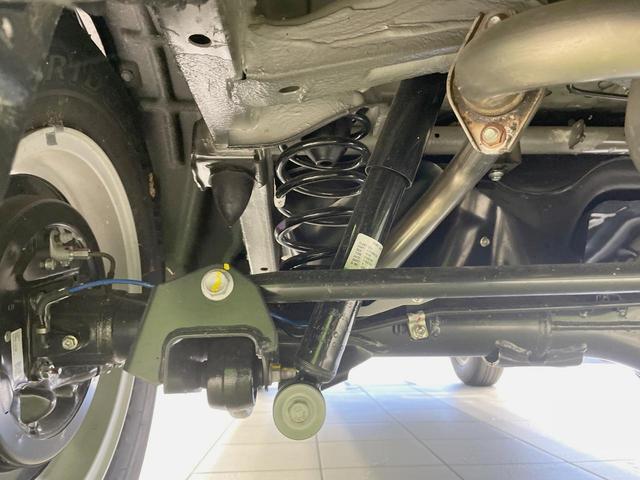 ジムニーノマド ＦＣ　登録済未使用車　セーフティサポート　アダプティブクルーズ　ＬＥＤヘッドライト　スマートキー　オートエアコン　純正１５インチアルミ　誤発進抑制　アイドリングストップ　革巻きステアリング（21枚目）