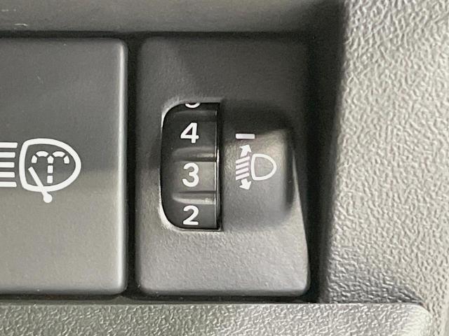 ジムニーノマド ＦＣ　登録済未使用車　セーフティサポート　アダプティブクルーズ　ＬＥＤヘッドライト　スマートキー　オートエアコン　純正１５インチアルミ　誤発進抑制　アイドリングストップ　革巻きステアリング（52枚目）