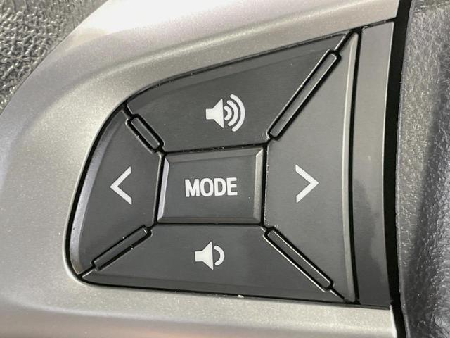 コペン ローブ　ＳＤナビ　禁煙車　ＬＥＤヘッドライト　シートヒーター　革巻きステアリング　スマートキー　Ｂｌｕｅｔｏｏｔｈ再生　ＥＴＣ　ステアリングスイッチ　純正１６インチアルミ　ブラックルーフ（9枚目）