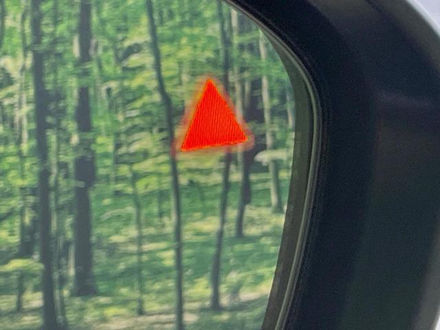 ノート Ｘ　アラウンドビューモニター　エマージェンシーブレーキ　純正ディスプレイオーディオ　コーナーセンサー　スマートキー　ＬＥＤヘッド　ＥＴＣ　車線逸脱警報　オートライト　オートエアコン　Ｂｌｕｅｔｏｏｔｈ（5枚目）