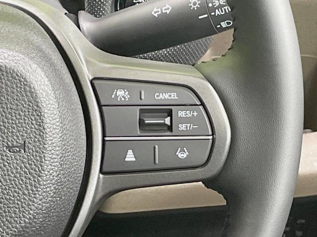 フリード エアー　ＥＸ　登録済未使用車　ホンダセンシング　アダプティブクルーズ　ブラインドスポットモニター　両側電動スライドドア　ＬＥＤヘッドライト　スマートキー　オートエアコン　革巻きステアリング　シートヒーター（4枚目）