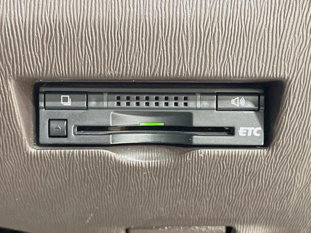 パッソ X Gパッケージ 純正ナビ バックカメラ 禁煙車 スマートキー ETC オートエアコン 純正14インチアルミ Bluetooth再生 CD再生 ベンチシート 横滑り防止装置 プライバシーガラス(5枚目)