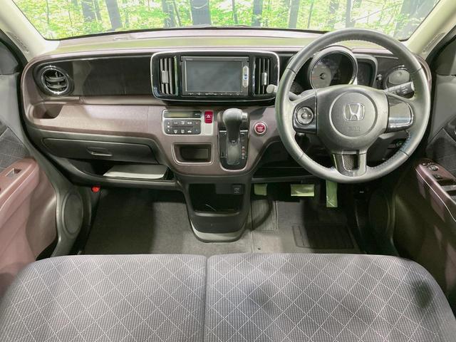 Ｎ－ＯＮＥ プレミアム・Ｌパッケージ　純正ナビ　バックカメラ　禁煙車　スマートキー　ＨＩＤヘッド　ＥＴＣ　純正１４インチアルミ　オートライト　オートエアコン　Ｂｌｕｅｔｏｏｔｈ　ＣＤ　ＤＶＤ　革巻きステアリング　盗難防止装置（2枚目）