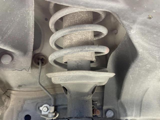 Ｎ－ＯＮＥ プレミアム・Ｌパッケージ　純正ナビ　バックカメラ　禁煙車　スマートキー　ＨＩＤヘッド　ＥＴＣ　純正１４インチアルミ　オートライト　オートエアコン　Ｂｌｕｅｔｏｏｔｈ　ＣＤ　ＤＶＤ　革巻きステアリング　盗難防止装置（20枚目）