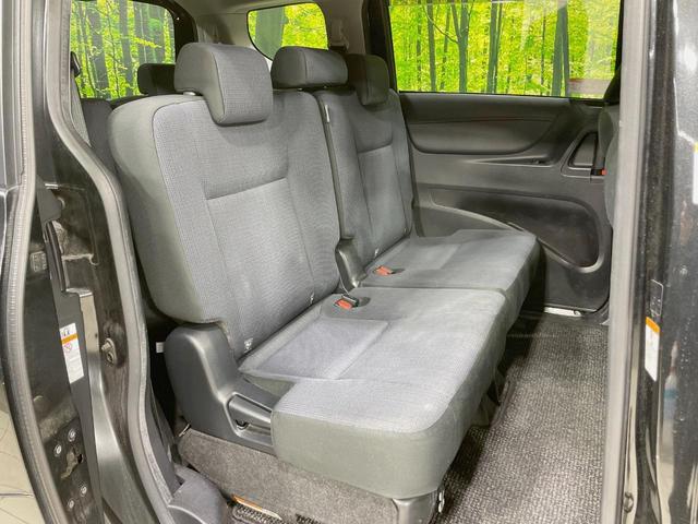 シエンタ ハイブリッドＧ　ＳＤナビ　セーフティセンス　両側電動スライドドア　バックカメラ　禁煙車　ＬＥＤヘッドライト　シートヒーター　革巻きステアリング　ステアリングスイッチ　スマートキー　オートライト　ＥＴＣ（8枚目）