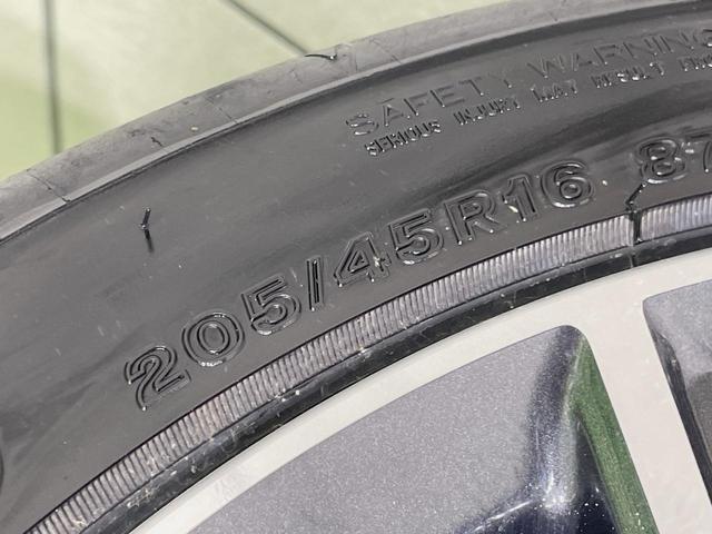 マーチ ニスモ　Ｓ　ＭＴ車　純正ナビ　バックカメラ　禁煙車　スマートキー　ＬＥＤヘッドライト　ＥＴＣ　純正１６インチアルミ　オートライト　オートエアコン　Ｂｌｕｅｔｏｏｔｈ再生　フルセグ（26枚目）