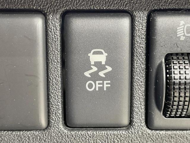 マーチ ニスモ　Ｓ　ＭＴ車　純正ナビ　バックカメラ　禁煙車　スマートキー　ＬＥＤヘッドライト　ＥＴＣ　純正１６インチアルミ　オートライト　オートエアコン　Ｂｌｕｅｔｏｏｔｈ再生　フルセグ（51枚目）