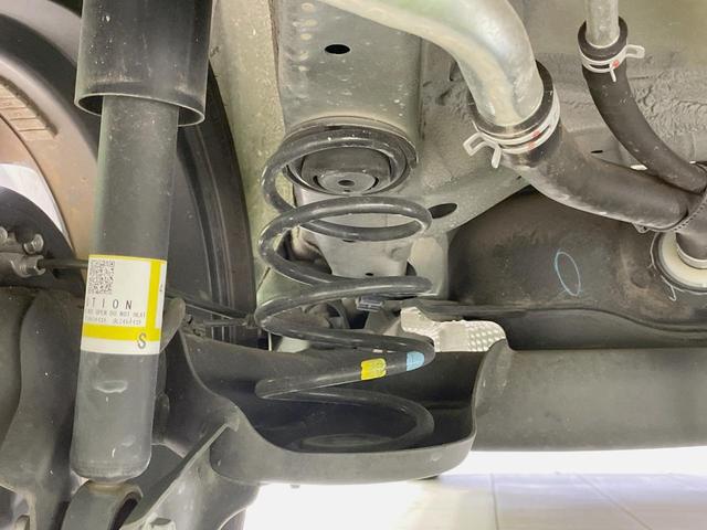 ハスラー Ｊスタイル　セーフティサポート　禁煙車　シートヒーター　スマートキー　ハイビームアシスト　ＬＥＤヘッドライト＆フォグ　ルーフレール　純正１５インチアルミホイール　革巻きステアリング　ステアリングスイッチ（21枚目）