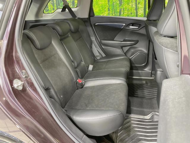 シャトル ハイブリッドＸ　純正８型ナビ　シティブレーキアクティブ　バックカメラ　禁煙車　ＬＥＤヘッドライト　クルーズコントロール　革巻きステアリング　ステアリングスイッチ　スマートキー　Ｂｌｕｅｔｏｏｔｈ再生　フルセグ（9枚目）