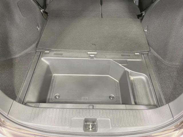 シャトル ハイブリッドＸ　純正８型ナビ　シティブレーキアクティブ　バックカメラ　禁煙車　ＬＥＤヘッドライト　クルーズコントロール　革巻きステアリング　ステアリングスイッチ　スマートキー　Ｂｌｕｅｔｏｏｔｈ再生　フルセグ（46枚目）