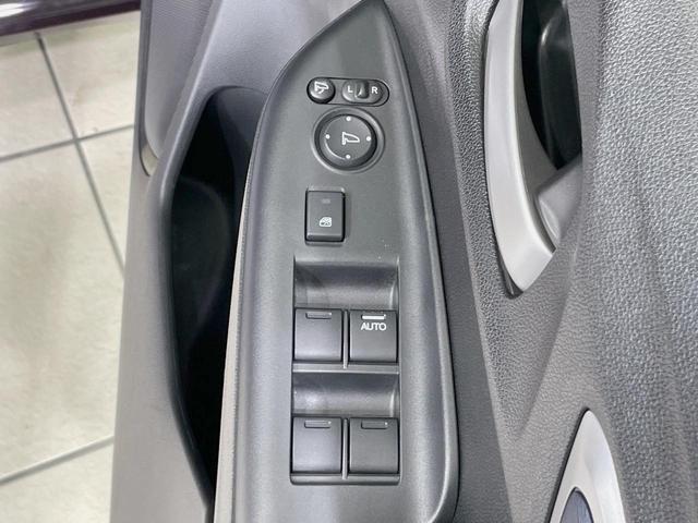 シャトル ハイブリッドＸ　純正８型ナビ　シティブレーキアクティブ　バックカメラ　禁煙車　ＬＥＤヘッドライト　クルーズコントロール　革巻きステアリング　ステアリングスイッチ　スマートキー　Ｂｌｕｅｔｏｏｔｈ再生　フルセグ（48枚目）