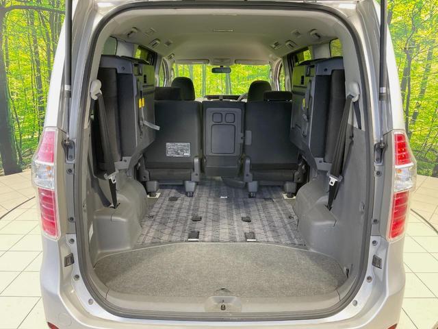 ノア Ｘ　禁煙車　ＥＴＣ　オートエアコン　キーレスエントリー　盗難防止装置　ドアバイザー　プライバシーガラス　電動格納ミラー（9枚目）