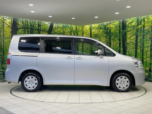 ノア Ｘ　禁煙車　ＥＴＣ　オートエアコン　キーレスエントリー　盗難防止装置　ドアバイザー　プライバシーガラス　電動格納ミラー（26枚目）