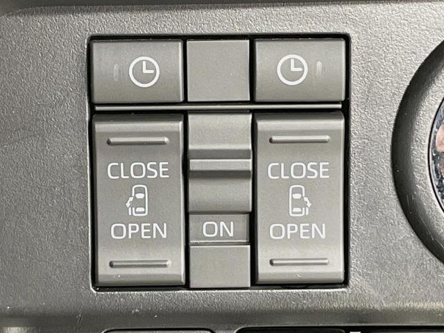 ルーミー カスタムＧ　純正９型ディスプレイ　パノラミックビューモニター　禁煙車　スマートアシスト　両側電動スライドドア　アダプティブクルーズ　シートヒーター　ＬＥＤヘッドライト　スマートキー　オートエアコン（5枚目）