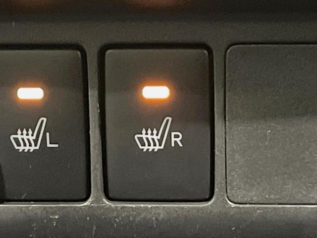 ルーミー カスタムＧ　純正９型ディスプレイ　パノラミックビューモニター　禁煙車　スマートアシスト　両側電動スライドドア　アダプティブクルーズ　シートヒーター　ＬＥＤヘッドライト　スマートキー　オートエアコン（6枚目）