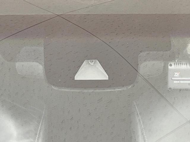 カムリ ＷＳレザーパッケージ　禁煙車　ツートンカラー　メーカーナビ　本革シート　セーフティセンス　ブラインドスポットモニター　バックカメラ　シートヒーター　パワーシート　シートヒーター　純正１８インチアルミ　ＥＴＣ（3枚目）