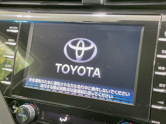 カムリ ＷＳレザーパッケージ　禁煙車　ツートンカラー　メーカーナビ　本革シート　セーフティセンス　ブラインドスポットモニター　バックカメラ　シートヒーター　パワーシート　シートヒーター　純正１８インチアルミ　ＥＴＣ（4枚目）