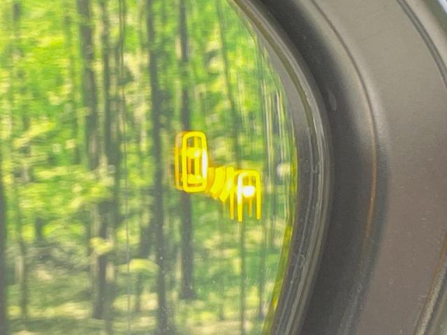 カムリ ＷＳレザーパッケージ　禁煙車　ツートンカラー　メーカーナビ　本革シート　セーフティセンス　ブラインドスポットモニター　バックカメラ　シートヒーター　パワーシート　シートヒーター　純正１８インチアルミ　ＥＴＣ（6枚目）