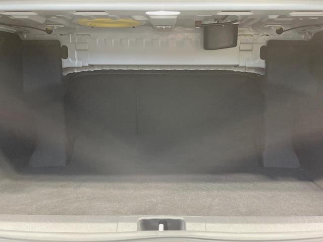 カムリ ＷＳレザーパッケージ　禁煙車　ツートンカラー　メーカーナビ　本革シート　セーフティセンス　ブラインドスポットモニター　バックカメラ　シートヒーター　パワーシート　シートヒーター　純正１８インチアルミ　ＥＴＣ（10枚目）