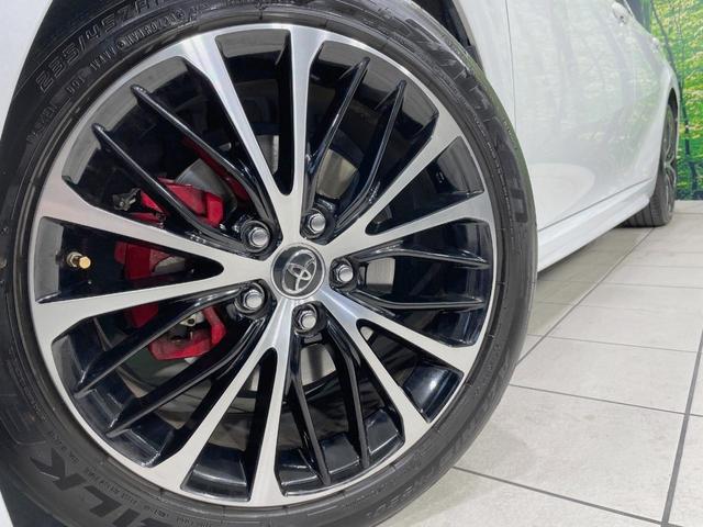 カムリ ＷＳレザーパッケージ　禁煙車　ツートンカラー　メーカーナビ　本革シート　セーフティセンス　ブラインドスポットモニター　バックカメラ　シートヒーター　パワーシート　シートヒーター　純正１８インチアルミ　ＥＴＣ（13枚目）