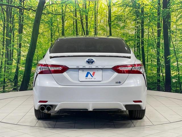 カムリ ＷＳレザーパッケージ　禁煙車　ツートンカラー　メーカーナビ　本革シート　セーフティセンス　ブラインドスポットモニター　バックカメラ　シートヒーター　パワーシート　シートヒーター　純正１８インチアルミ　ＥＴＣ（15枚目）